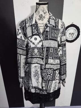 Alia Black and White Patterned Women's Blouse